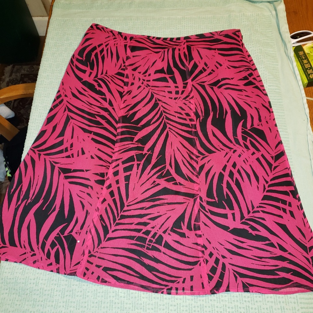 Black and Red leaves Paneled Flared‎ Skirt